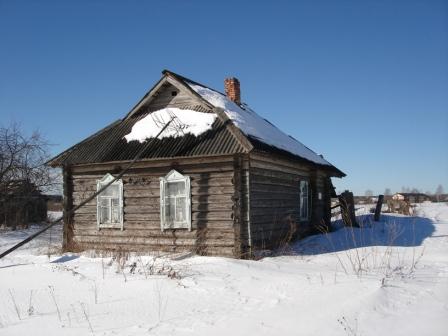 Дом с большим земельным участком в нежилой деревне  Лукьяново Жарковский район