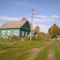 Добротный бревенчатый дом на хуторе близ большой деревни недалеко от трассы М-9