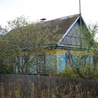 Бревенчатый дом ПМЖ  в тихой деревне недалеко от реки 