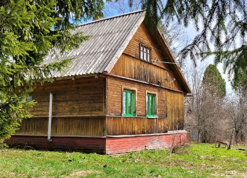 Продам Хутор с двумя домами в окружении леса на краю большого села
